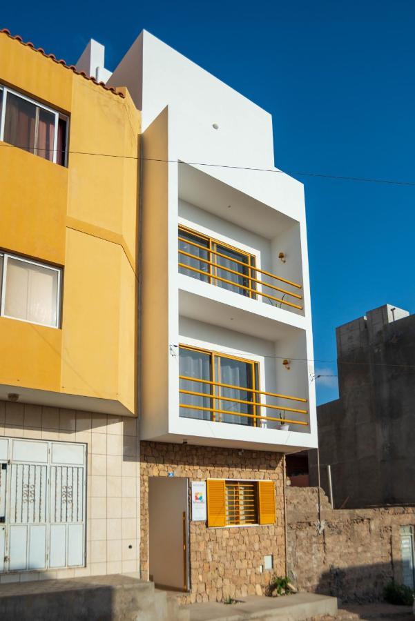 Apartamento Fatima Amwilla Guesthouse Mindelo Bagian luar foto