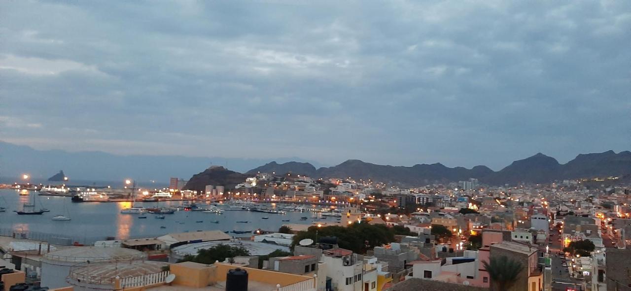 Apartamento Fatima Amwilla Guesthouse Mindelo Bagian luar foto